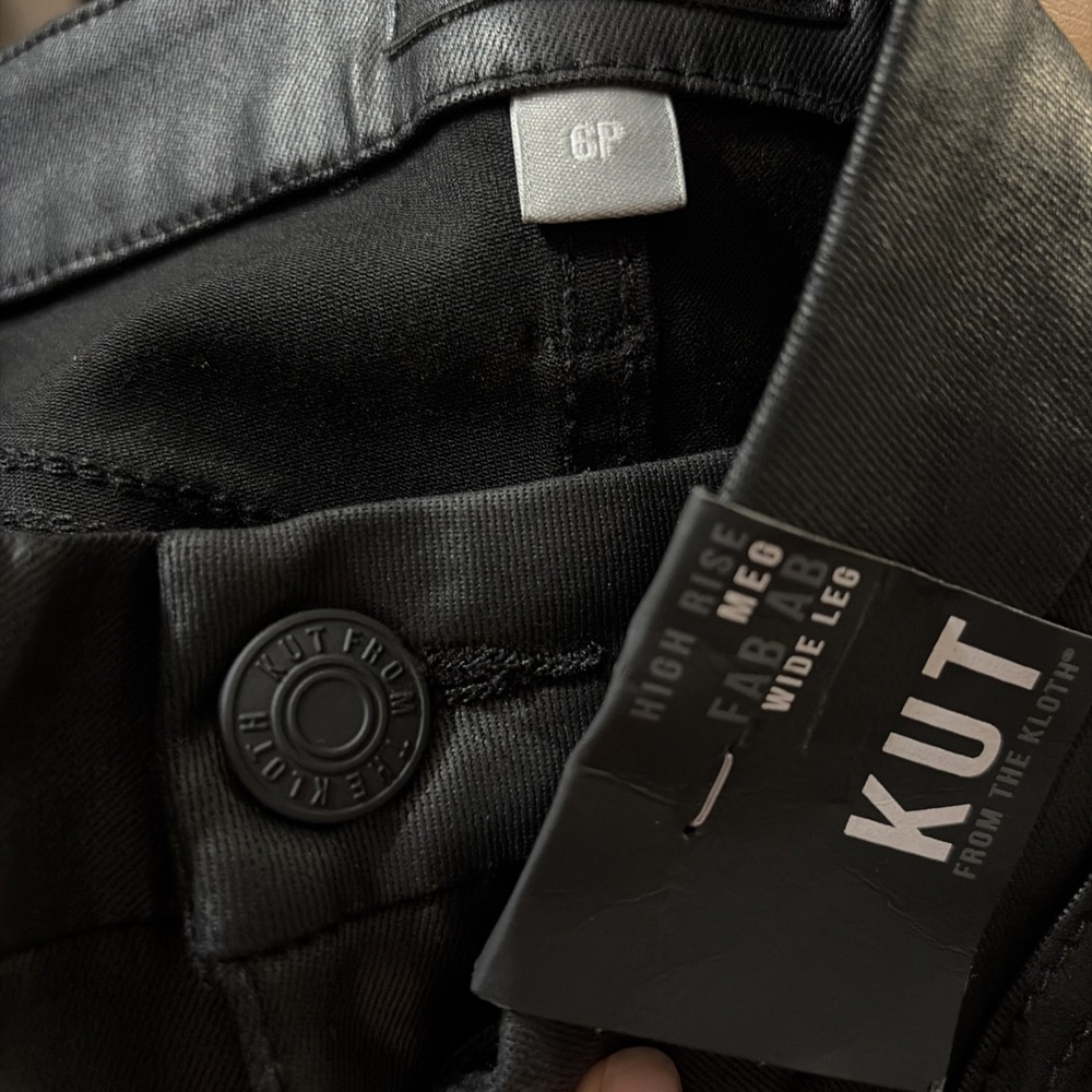 New KUT from the Kloth Meg Jeans Coated Black Size 6 P Petite Wide Leg Short - Picture 9 of 9
